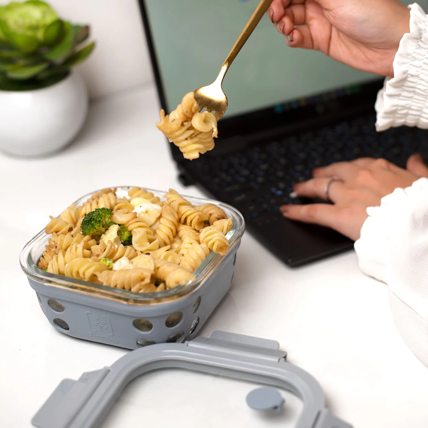 Glass Up Borosilicate Glass Lunch Box Set of 2 (500ml x 2) with Silicone Sleeve | Microwave Safe & Leak proof Tiffin Box By TintBox - Image 17