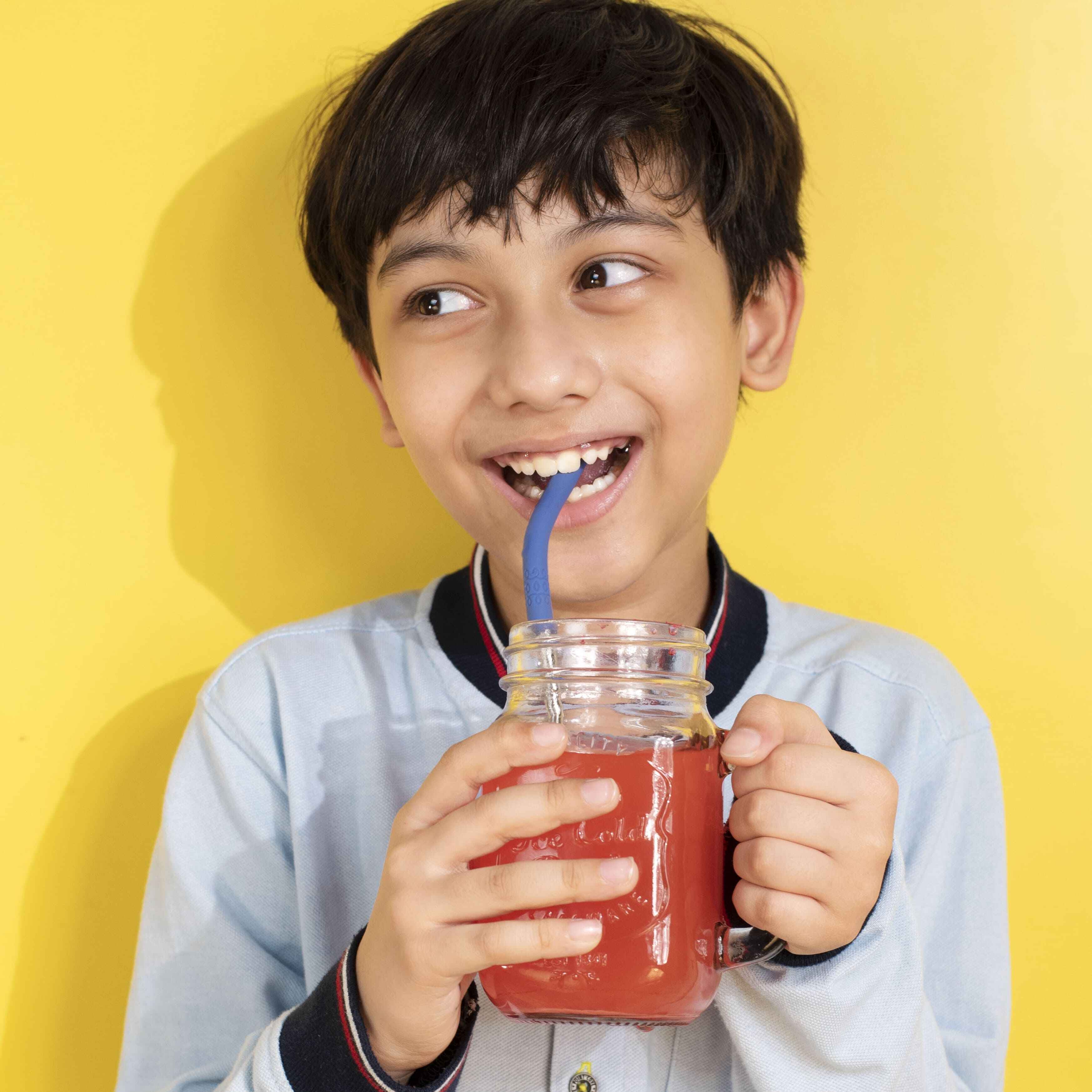 Pack of 4 Stainless Steel Straws with Silicone Tip and Cleaning Brush - Image 4